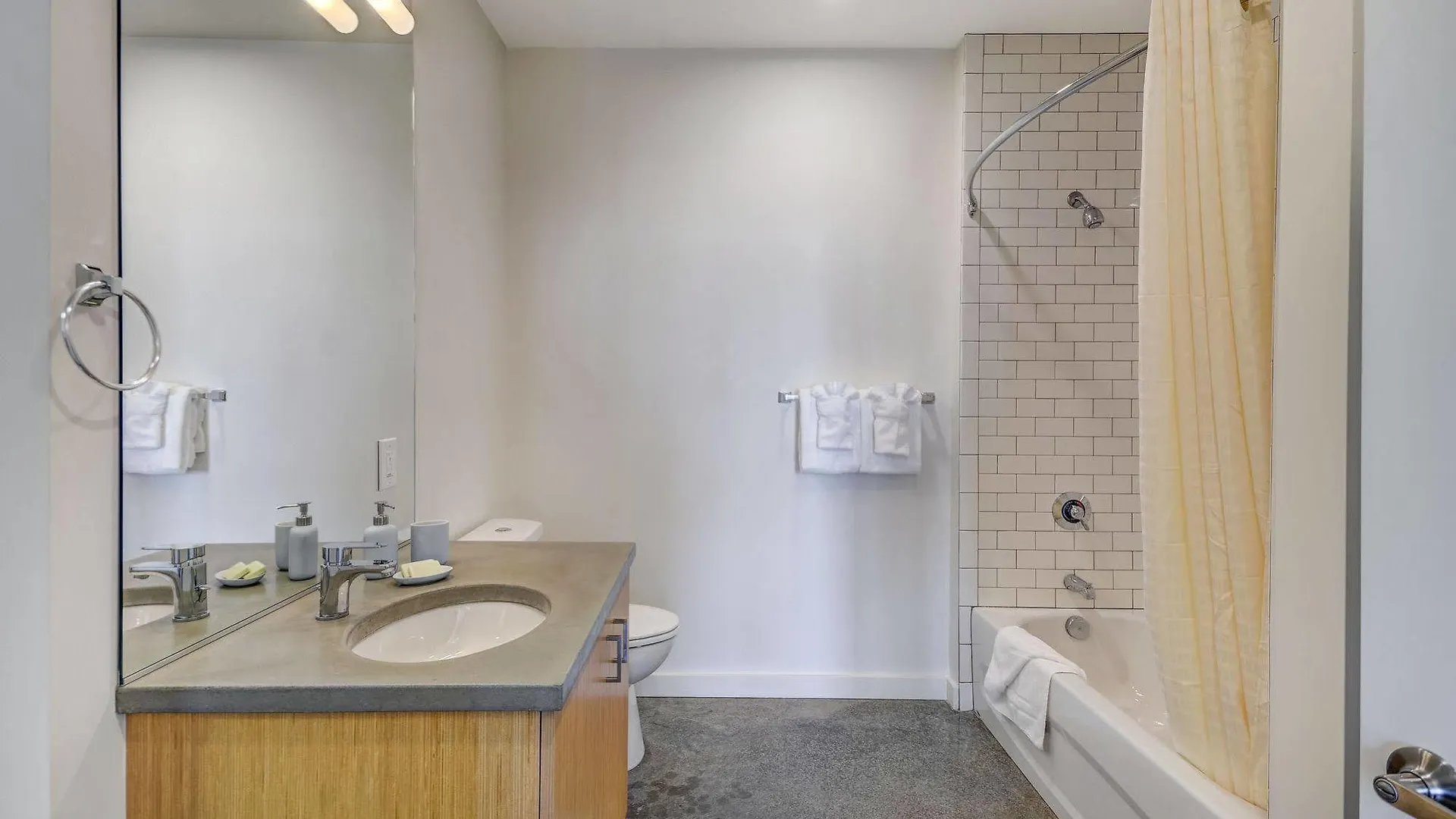 Oakwood Portland Pearl District Apartment
